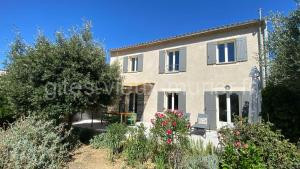 Villa spacieuse avec terrasse et vue Mont Ventoux à Entrechaux